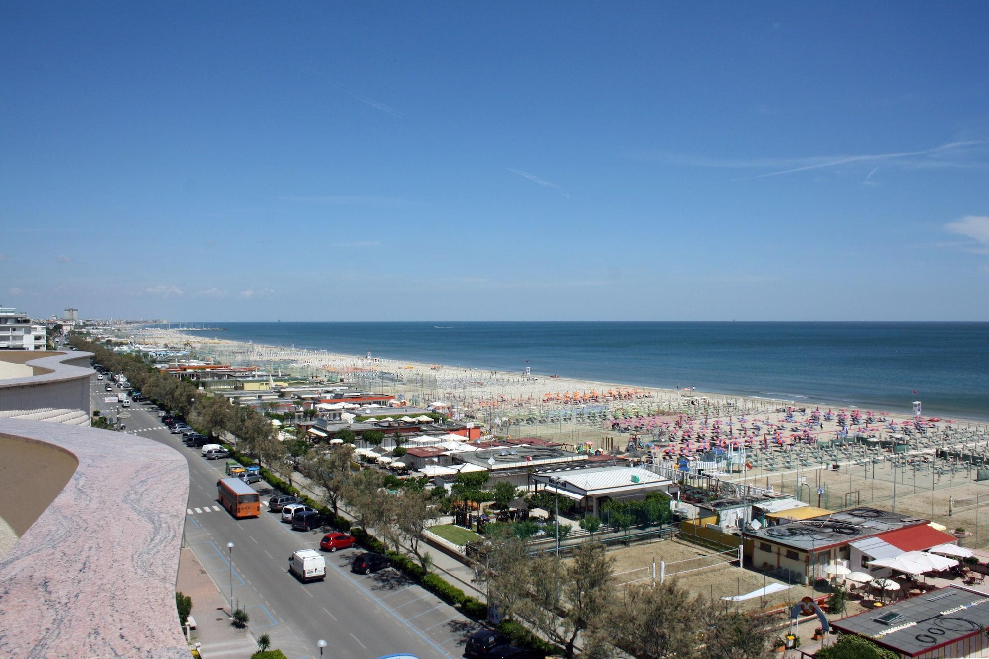 Universal Hotel Cervia Esterno foto