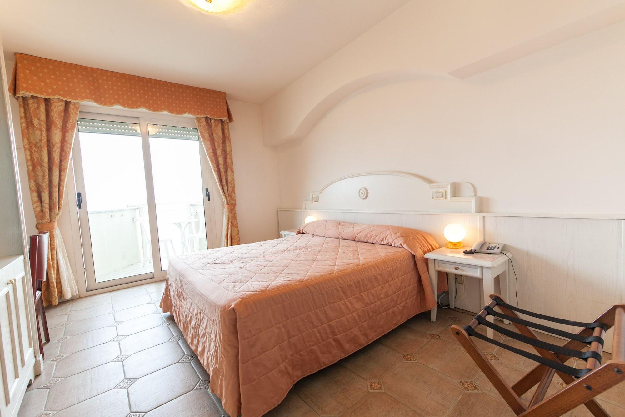 Universal Hotel Cervia Esterno foto