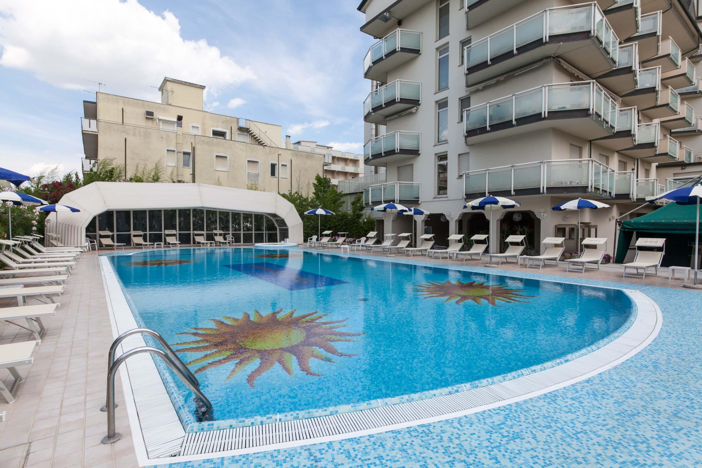 Universal Hotel Cervia Esterno foto