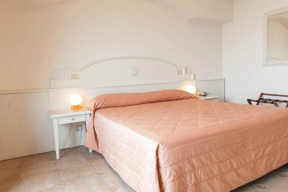 Universal Hotel Cervia Esterno foto